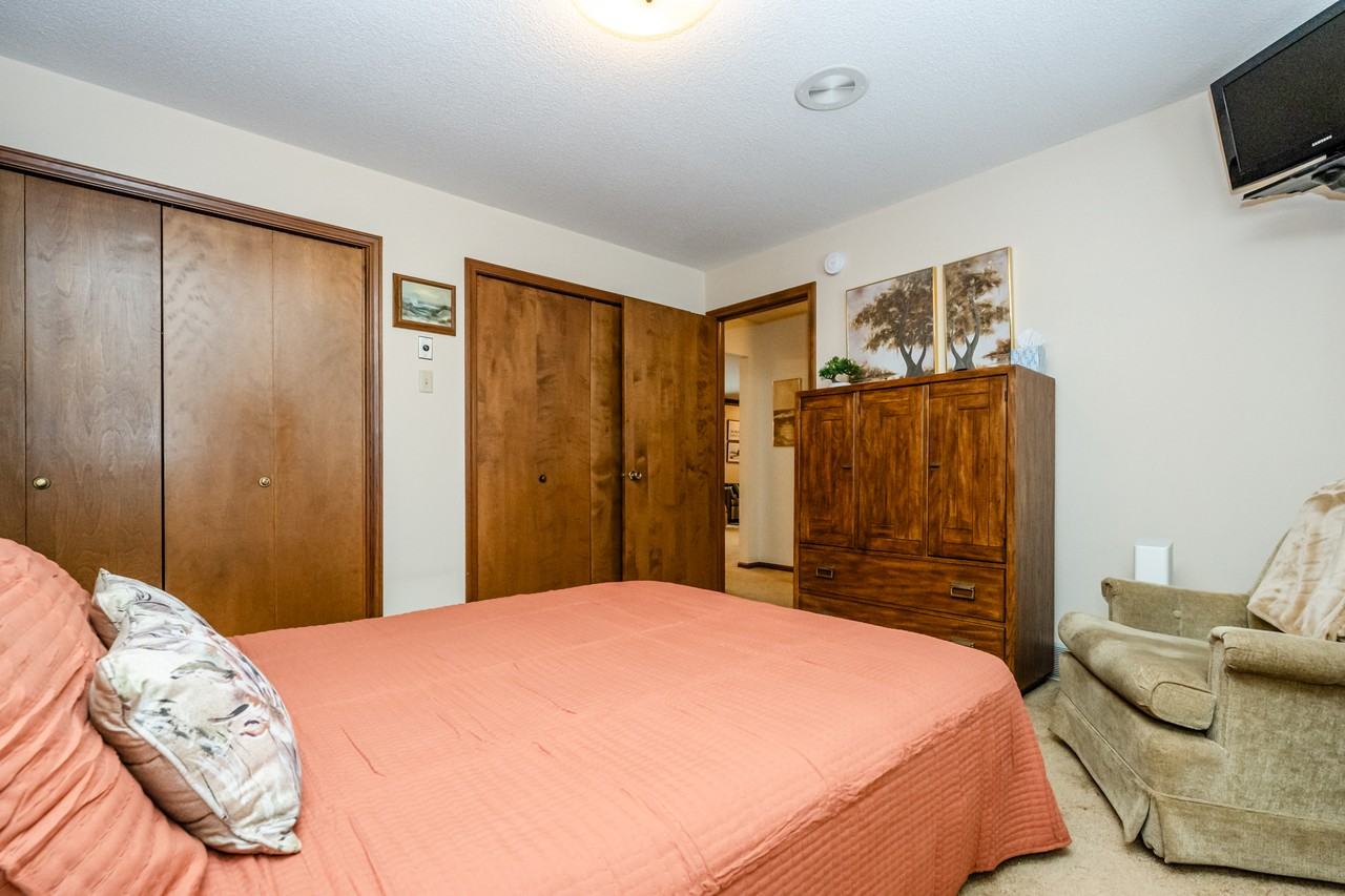 1319 Lewis Ave - Photo 3 of 34