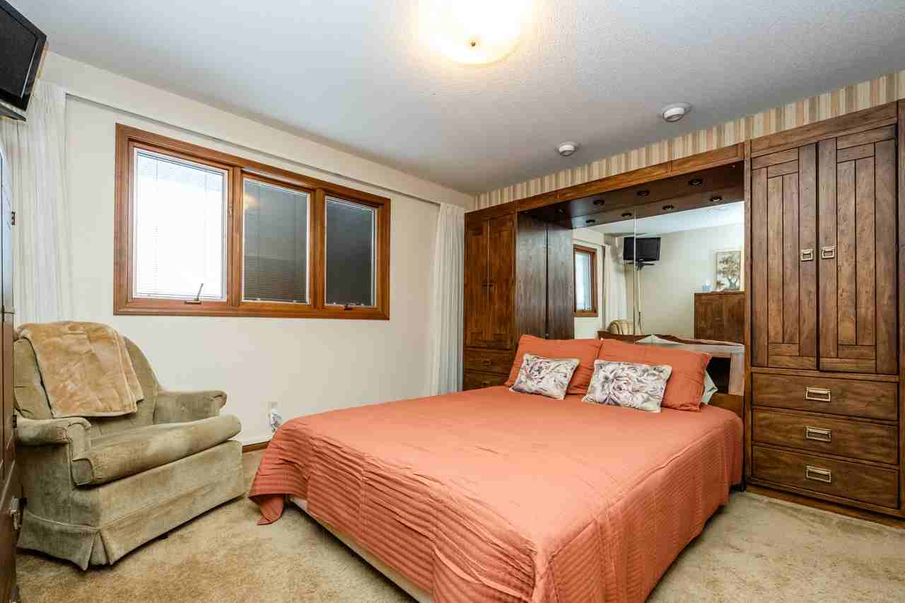 1319 Lewis Ave - Photo 5 of 34