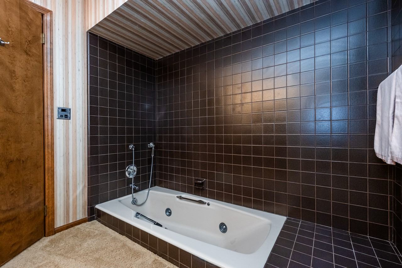 1319 Lewis Ave - Photo 6 of 34