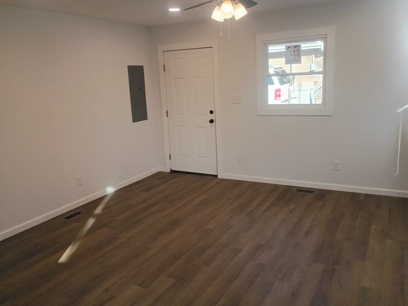 101 Edmonds Dr #101 - Photo 2 of 3