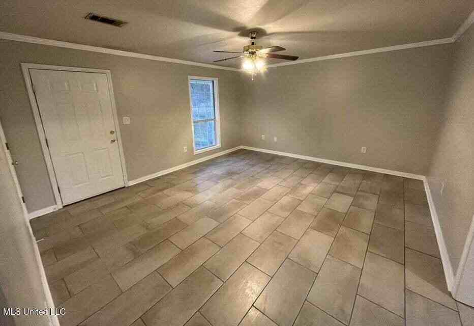 214 Carter St - Photo 2 of 12