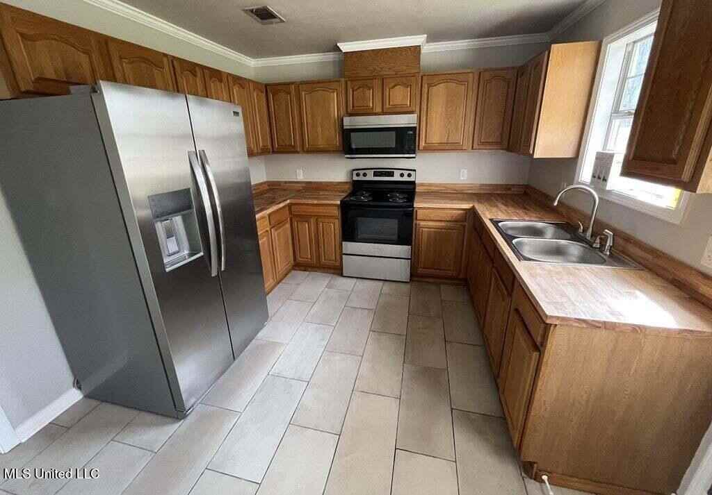 214 Carter St - Photo 4 of 12