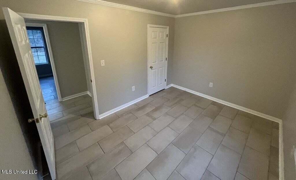 214 Carter St - Photo 7 of 12