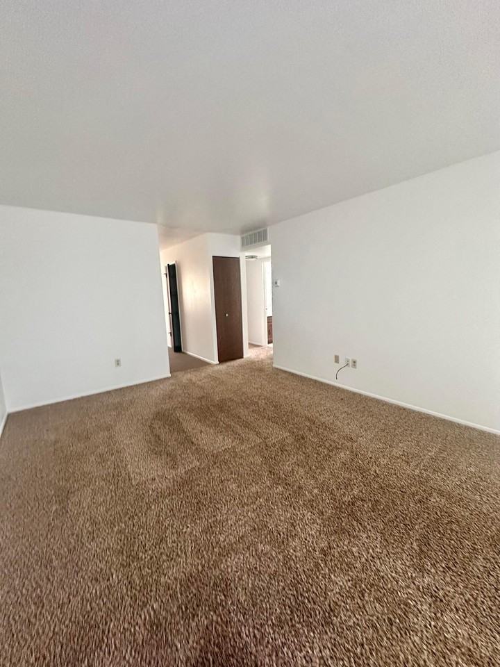 1124 Camellia Dr #3 - Photo 3 of 9