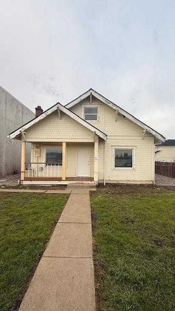 149 S Front St - Photo 3 of 25