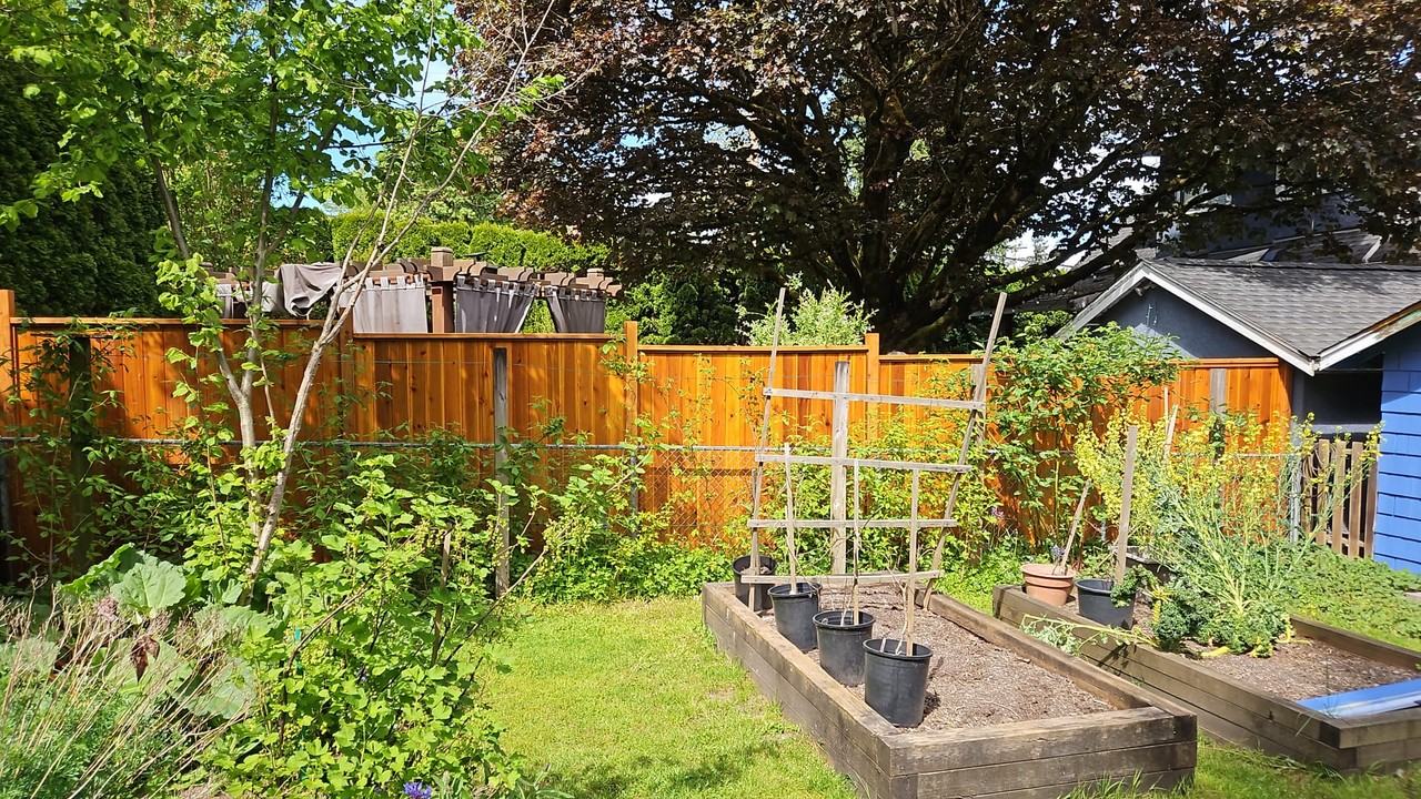 231 Richmond Street - Photo 2 of 3