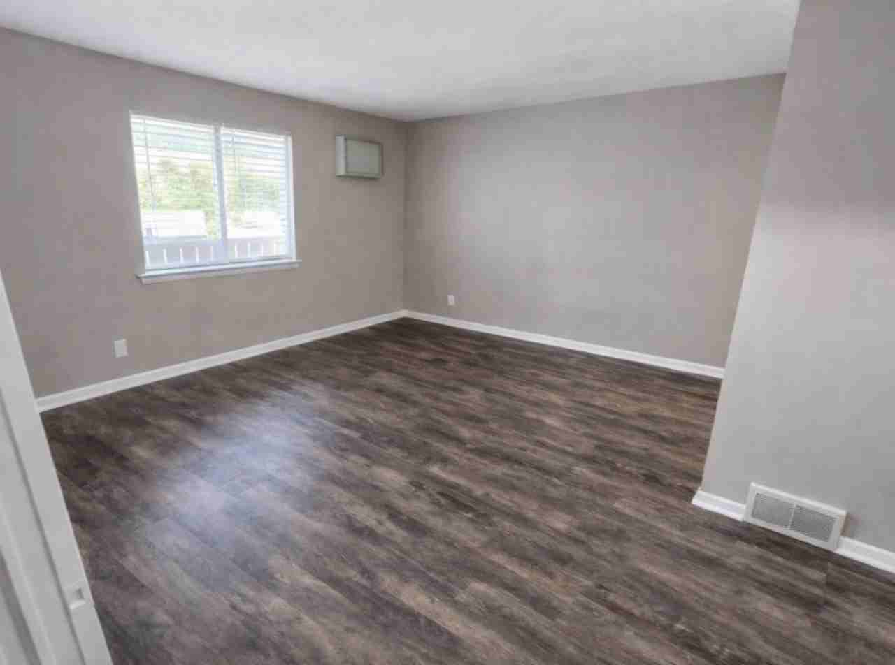 4157 Hamilton St #6W - Photo 3 of 4