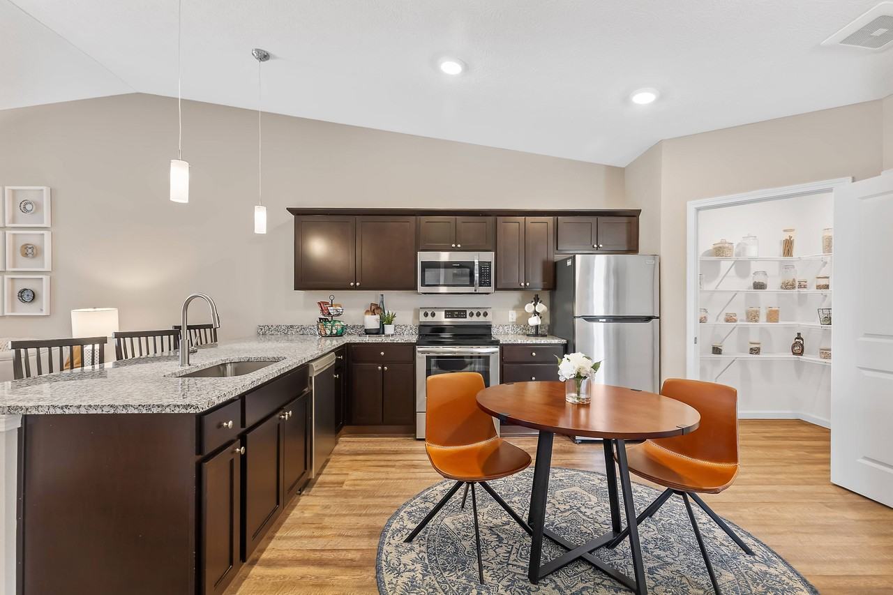 Redwood Obetz - Photo 4 of 21