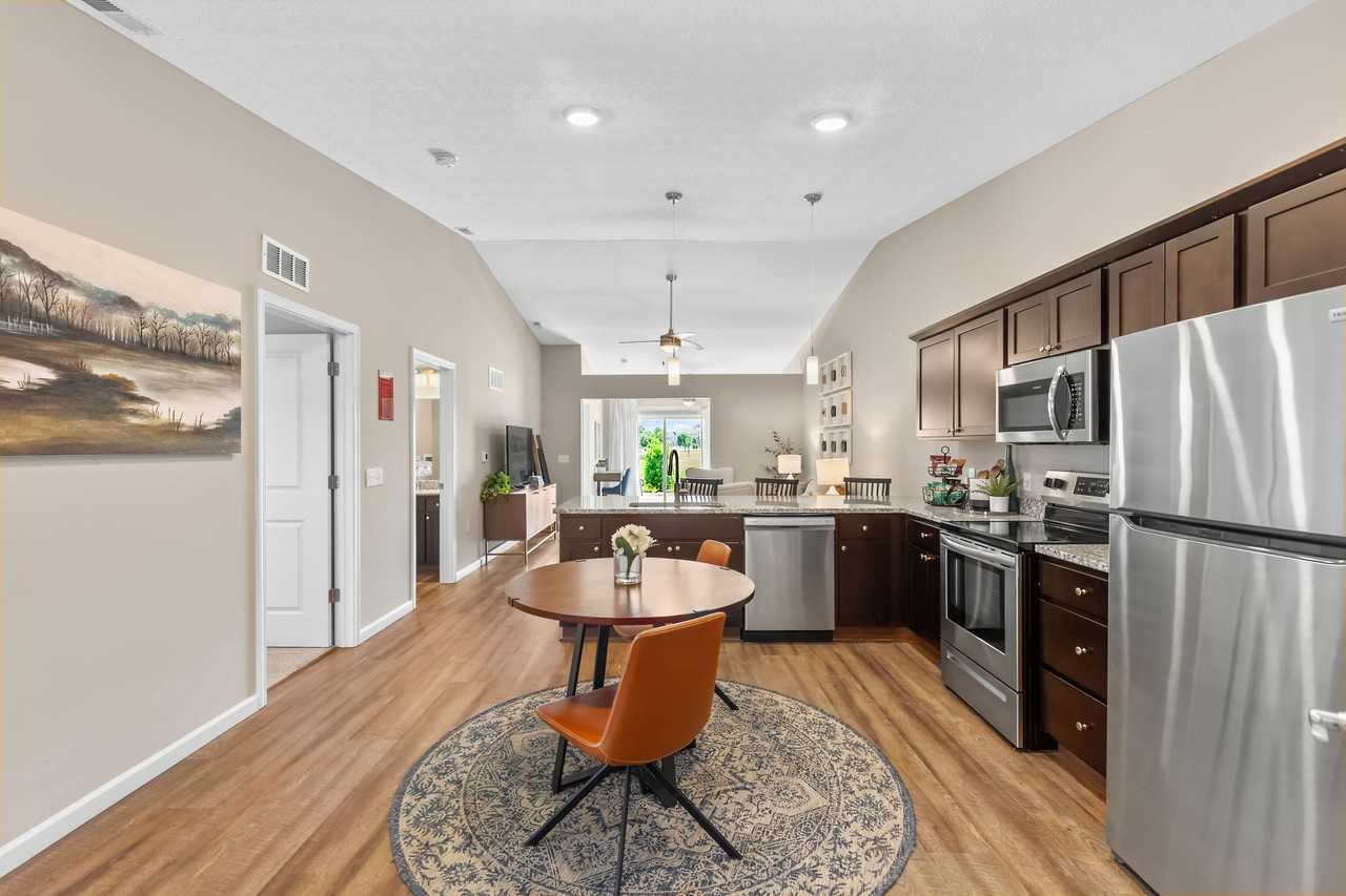 Redwood Obetz - Photo 6 of 21