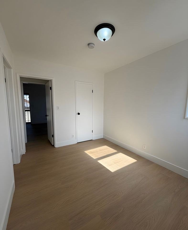 2520 Folsom Street - Photo 3 of 8