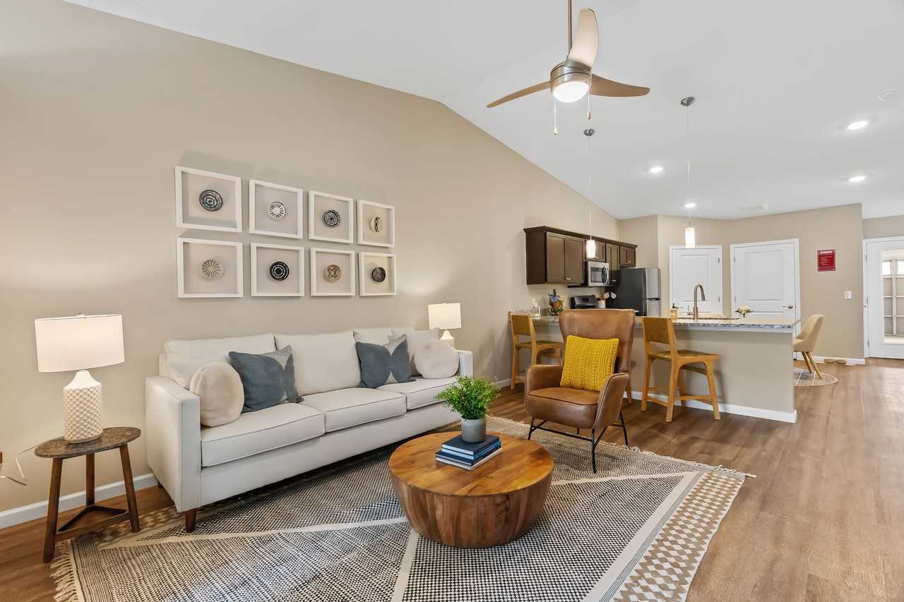 Redwood Groveport - Photo 5 of 22