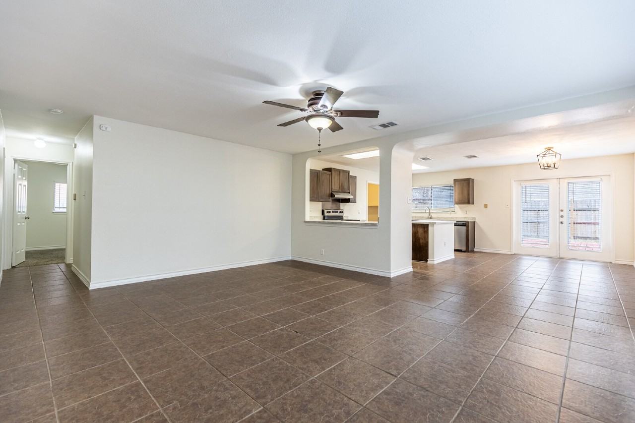 9647 Barbwire - Photo 4 of 28