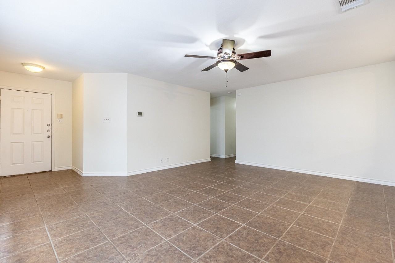 9647 Barbwire - Photo 5 of 28