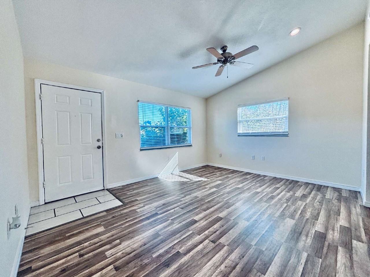 5408 13th St E - Photo 4 of 25