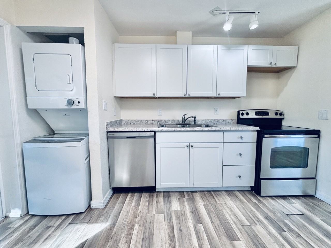 5408 13th St E - Photo 7 of 25