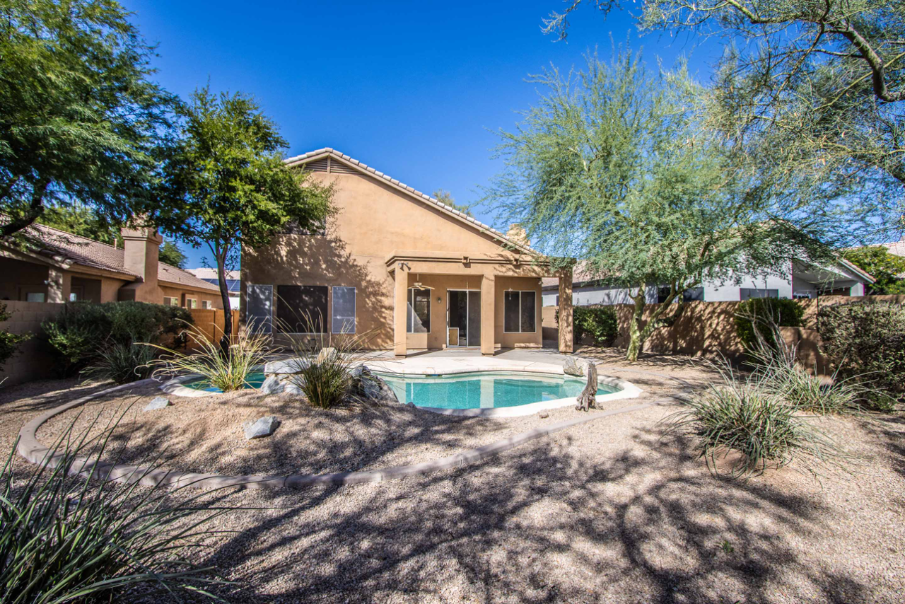 4627 E Dale Ln - Photo 3 of 34