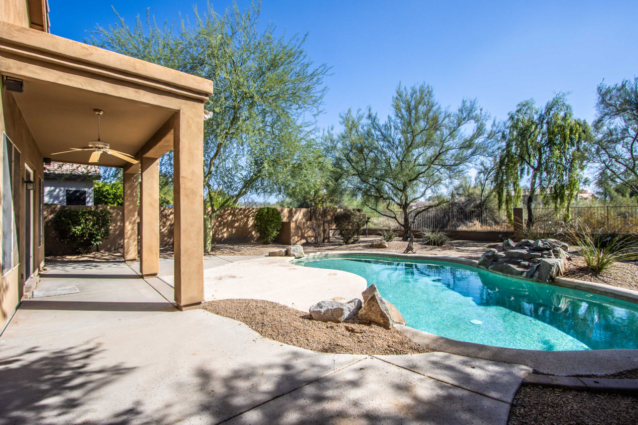 4627 E Dale Ln - Photo 5 of 34