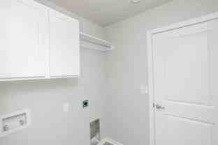 13609 Sherman Ave - Photo 1 of 1