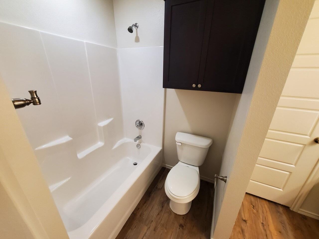 12002 Englewood Ave - Photo 4 of 17