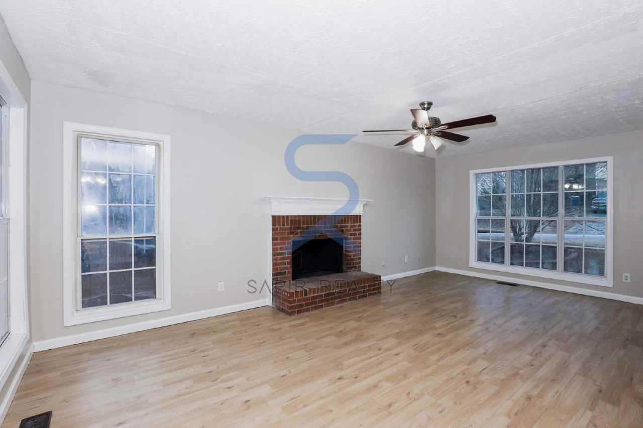 2108 Lindley Ln Nw - Photo 4 of 22