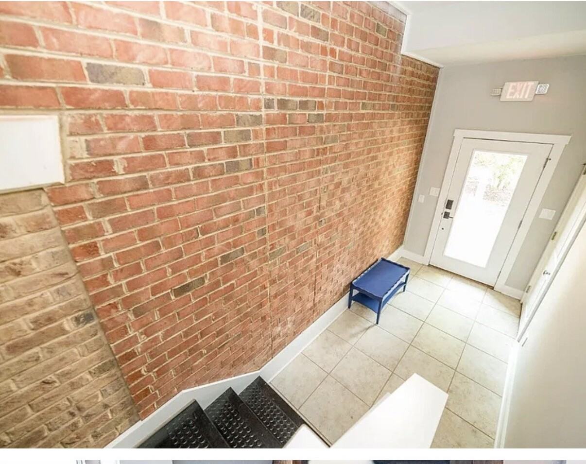 121 Northwynd Cir - Photo 3 of 8