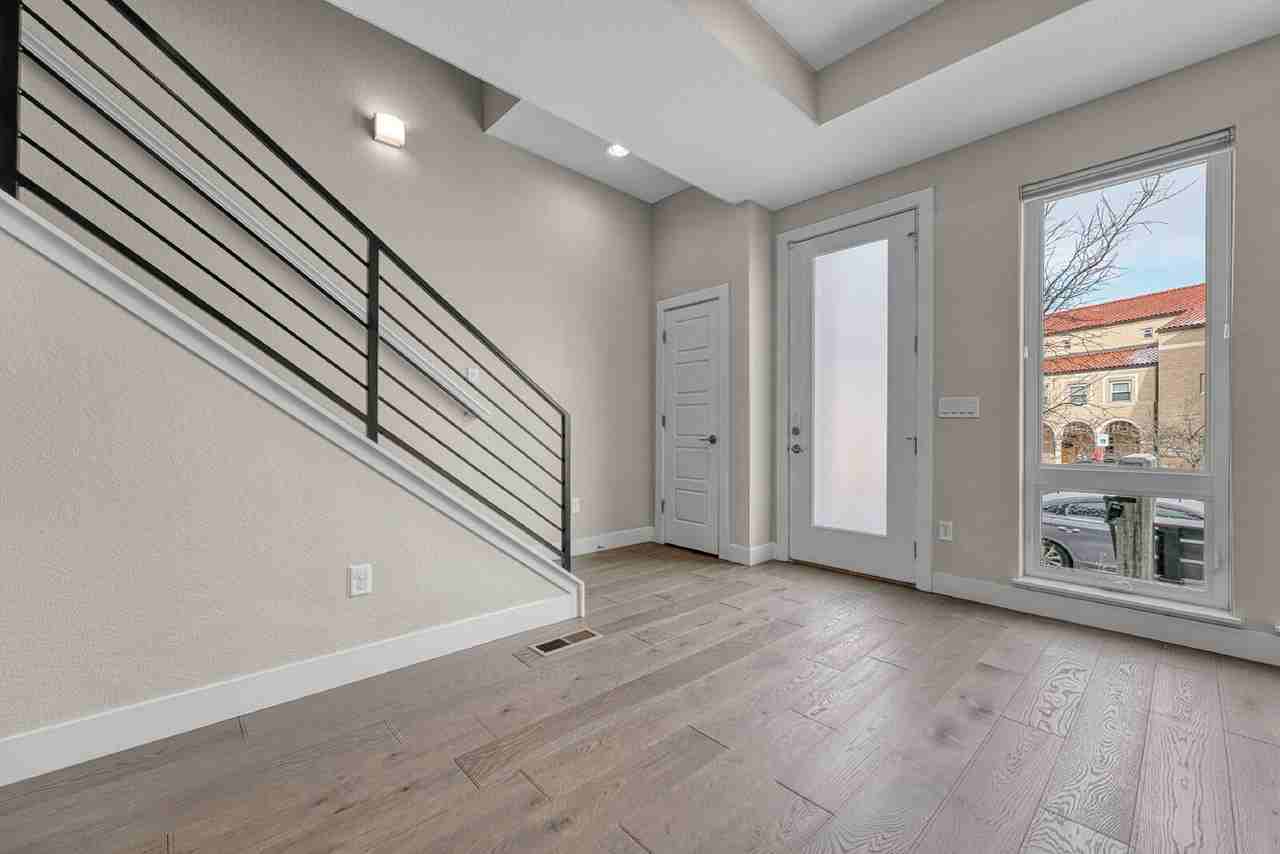 2834 W Parkside Pl - Photo 3 of 39