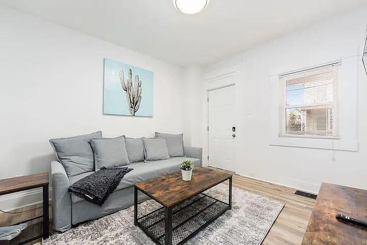 203 S 22nd St - Photo 3 of 4