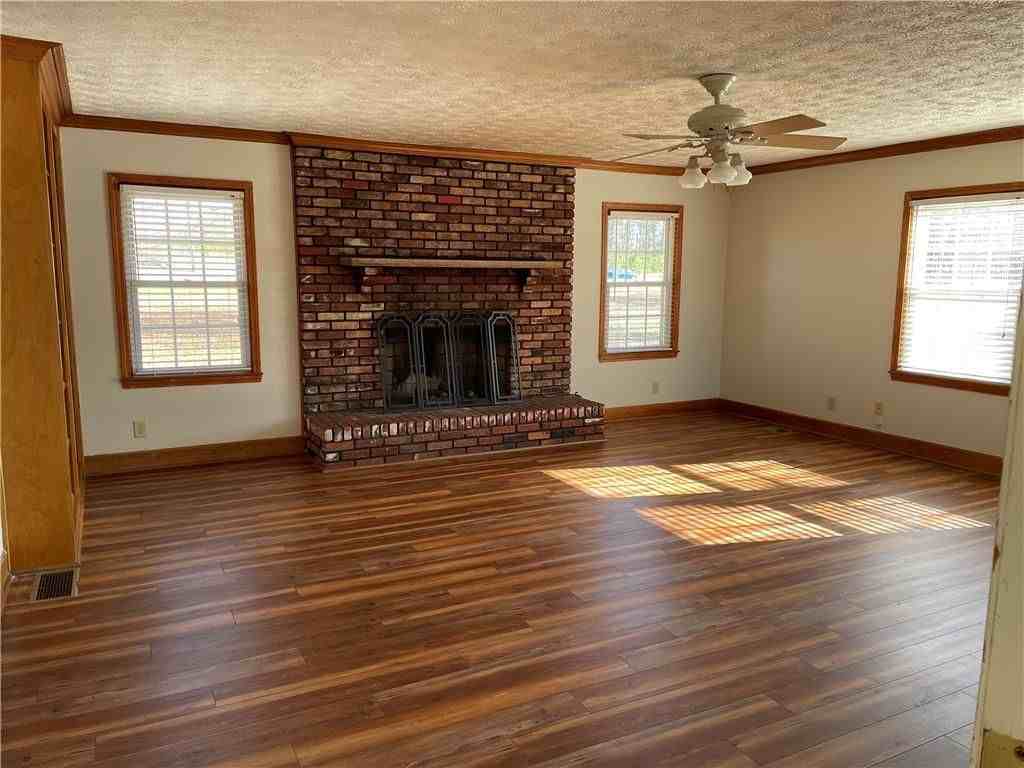 3633 Loganville Hwy - Photo 6 of 34