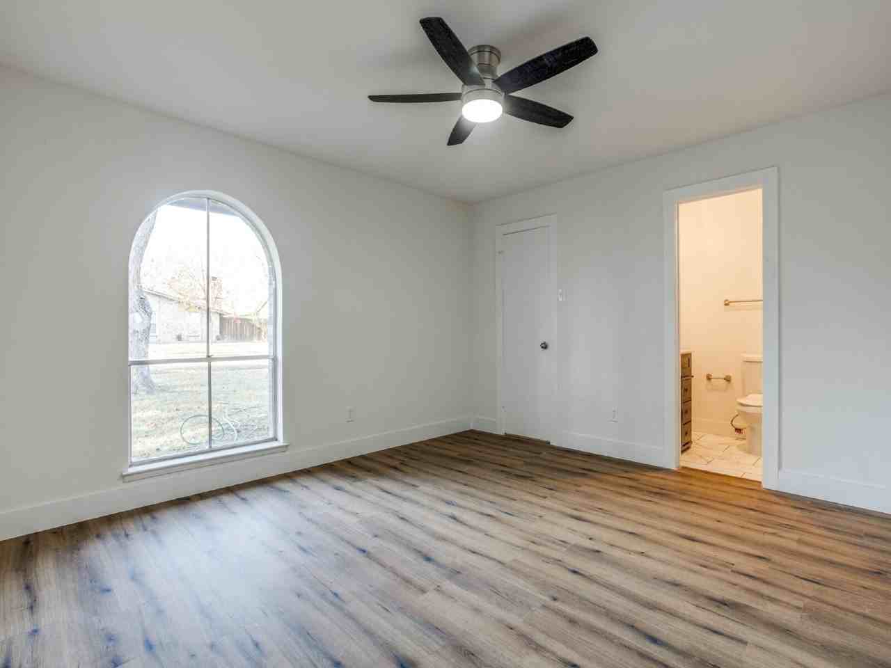 326 Wildbriar Dr - Photo 2 of 25