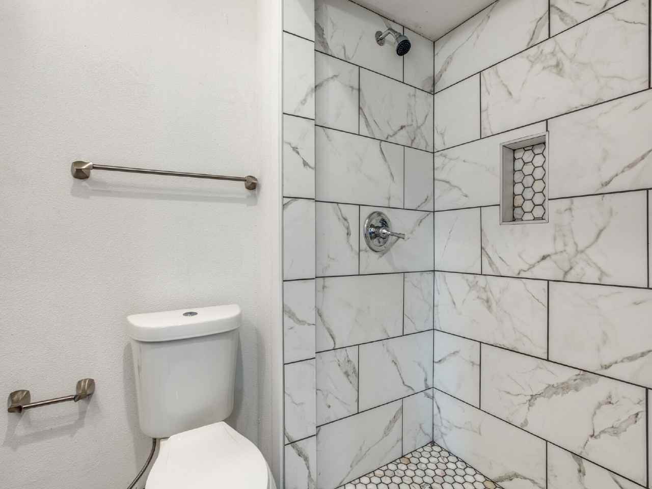 326 Wildbriar Dr - Photo 4 of 25