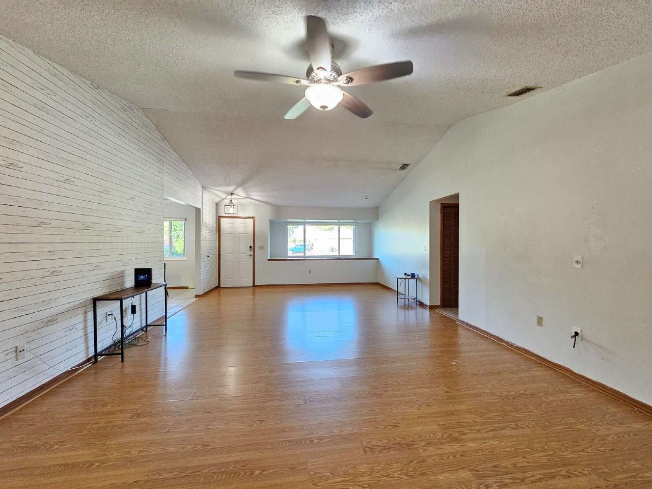 819 Glencove Ave Nw - Photo 5 of 21