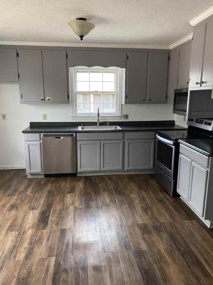 1604 Stephens St - Photo 3 of 16