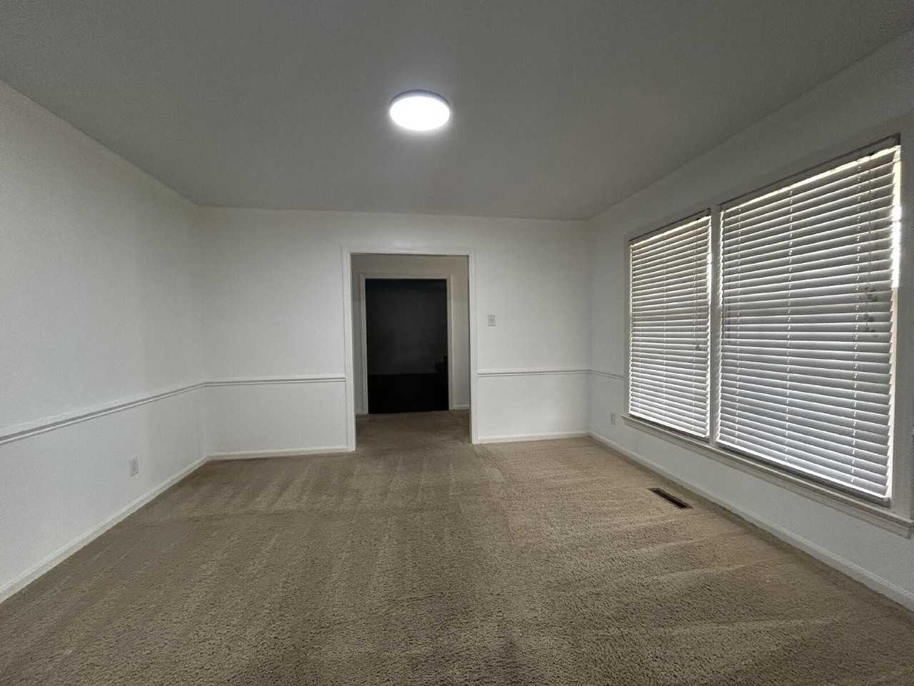 1604 Stephens St - Photo 5 of 16