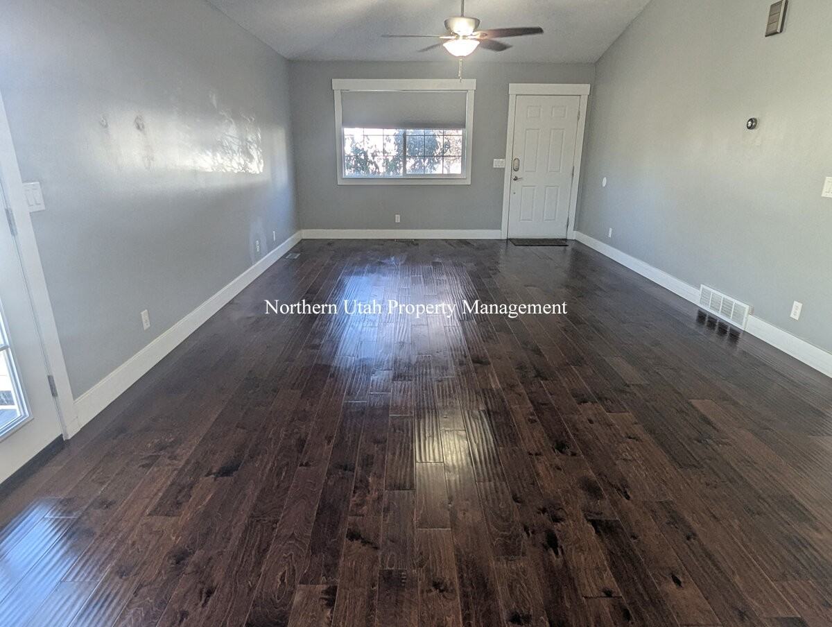 1041 Allen Peak Cir - Photo 3 of 29