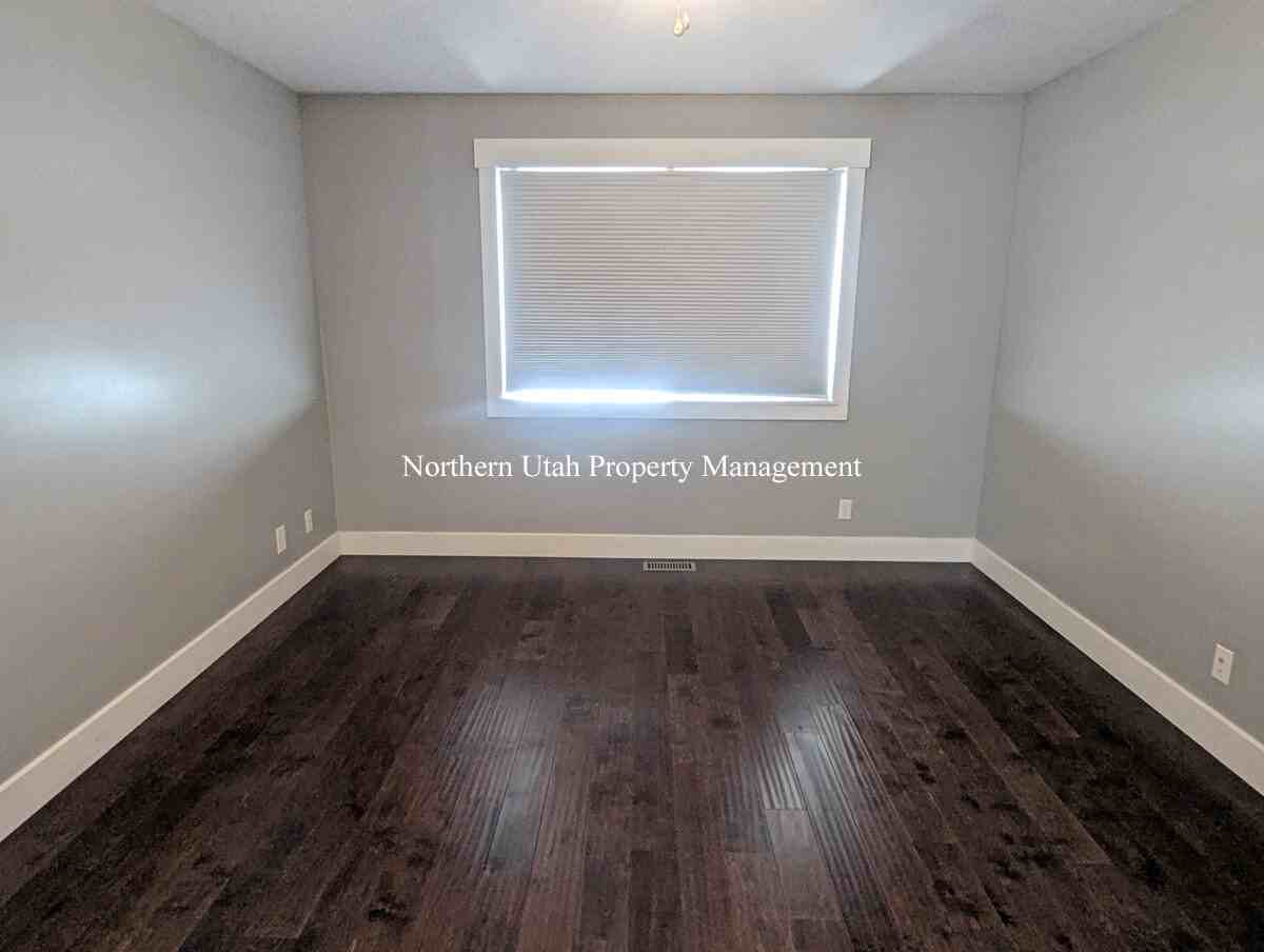 1041 Allen Peak Cir - Photo 7 of 29