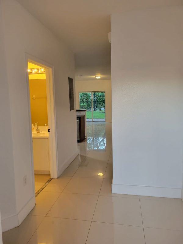 8500 Sw 150th Ave - Photo 2 of 11