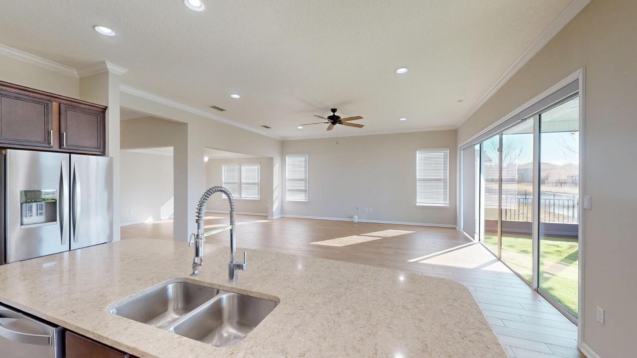 15790 Whitebark Dr - Photo 2 of 33