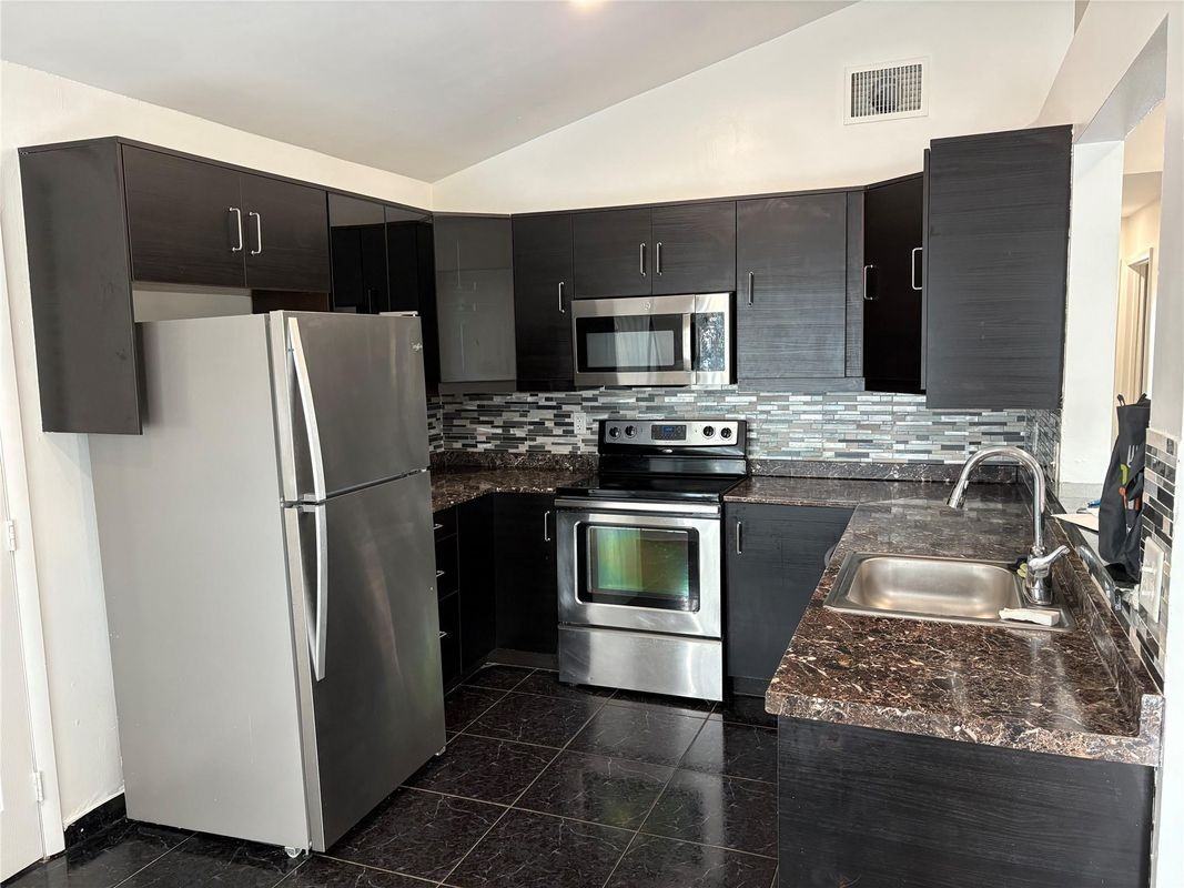 1 Mayfield Way - Photo 2 of 6