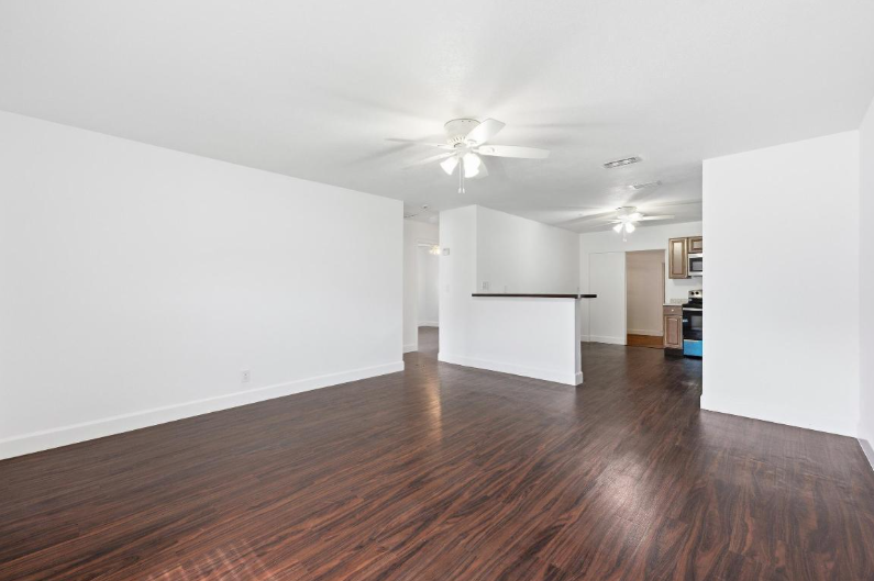 970 Kenbar Ave - Photo 4 of 6