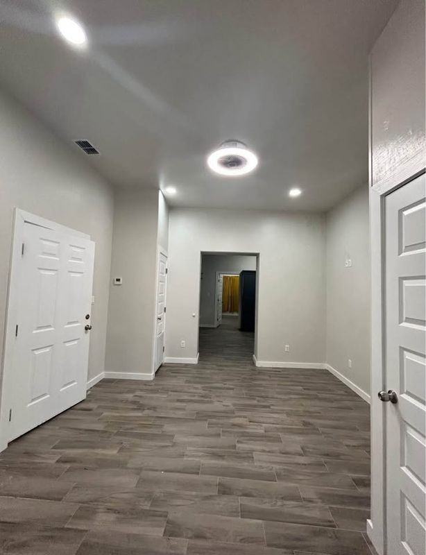 1635 W Rogers Rd - Photo 5 of 15