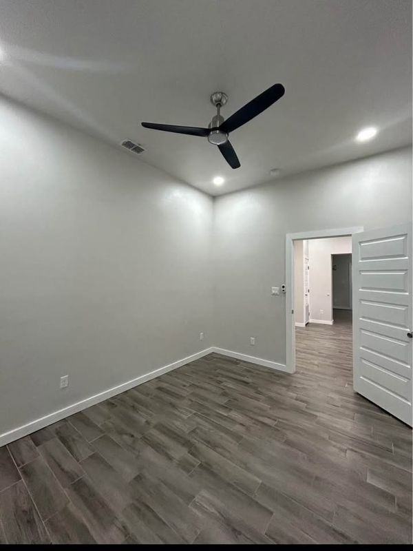 1635 W Rogers Rd - Photo 7 of 15