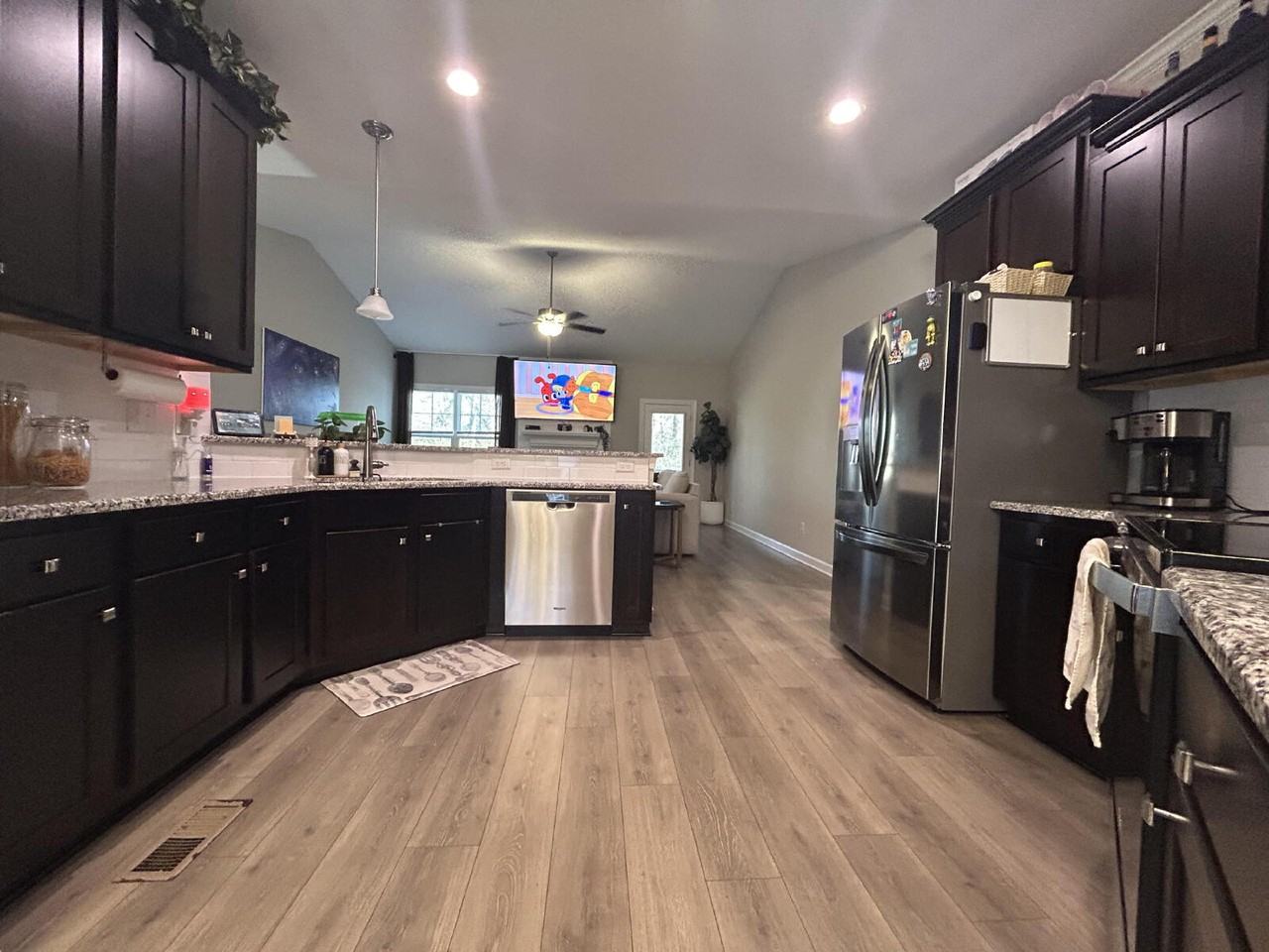 104 Hawk Pl - Photo 6 of 15