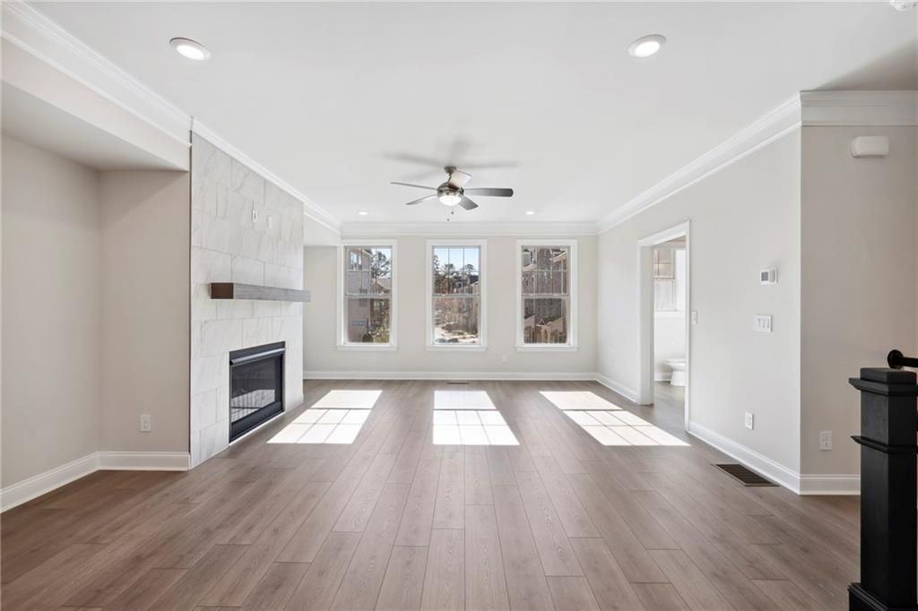 1358 Live Oak Ln - Photo 4 of 28