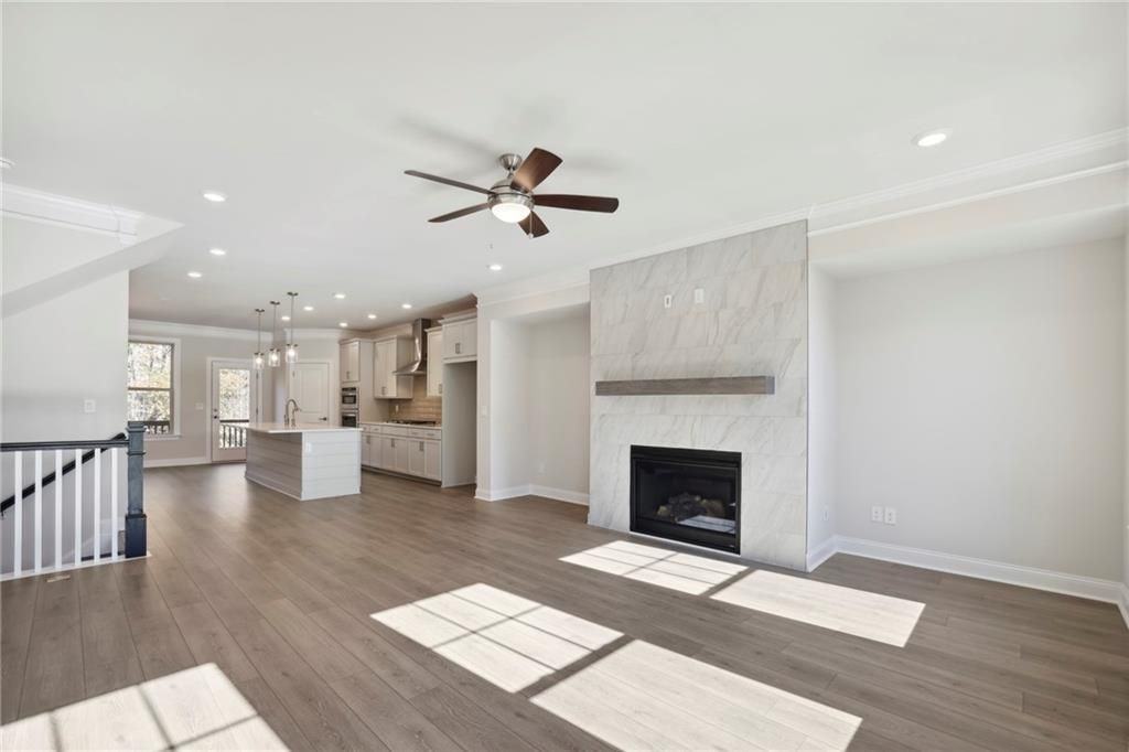 1358 Live Oak Ln - Photo 5 of 28