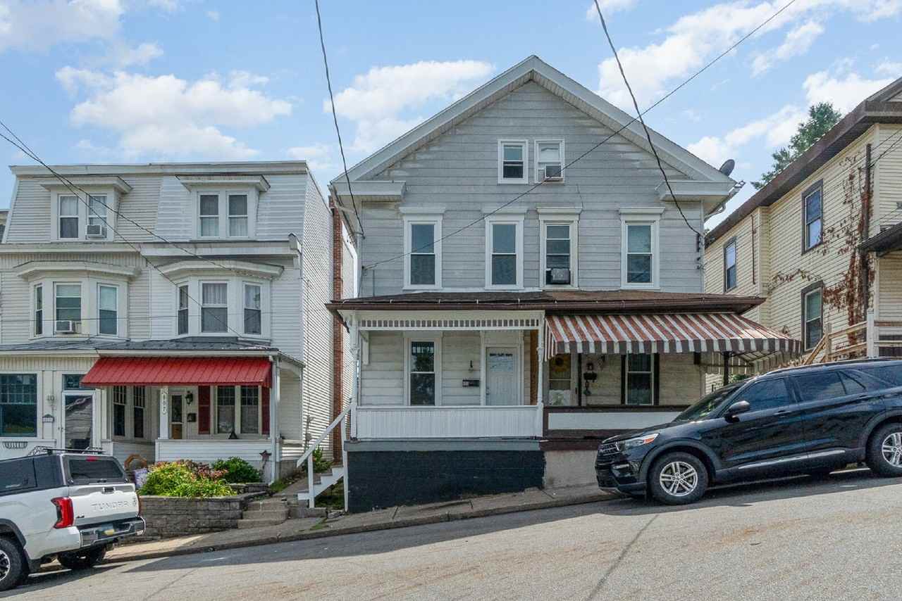 609 Spruce St - Photo 2 of 26