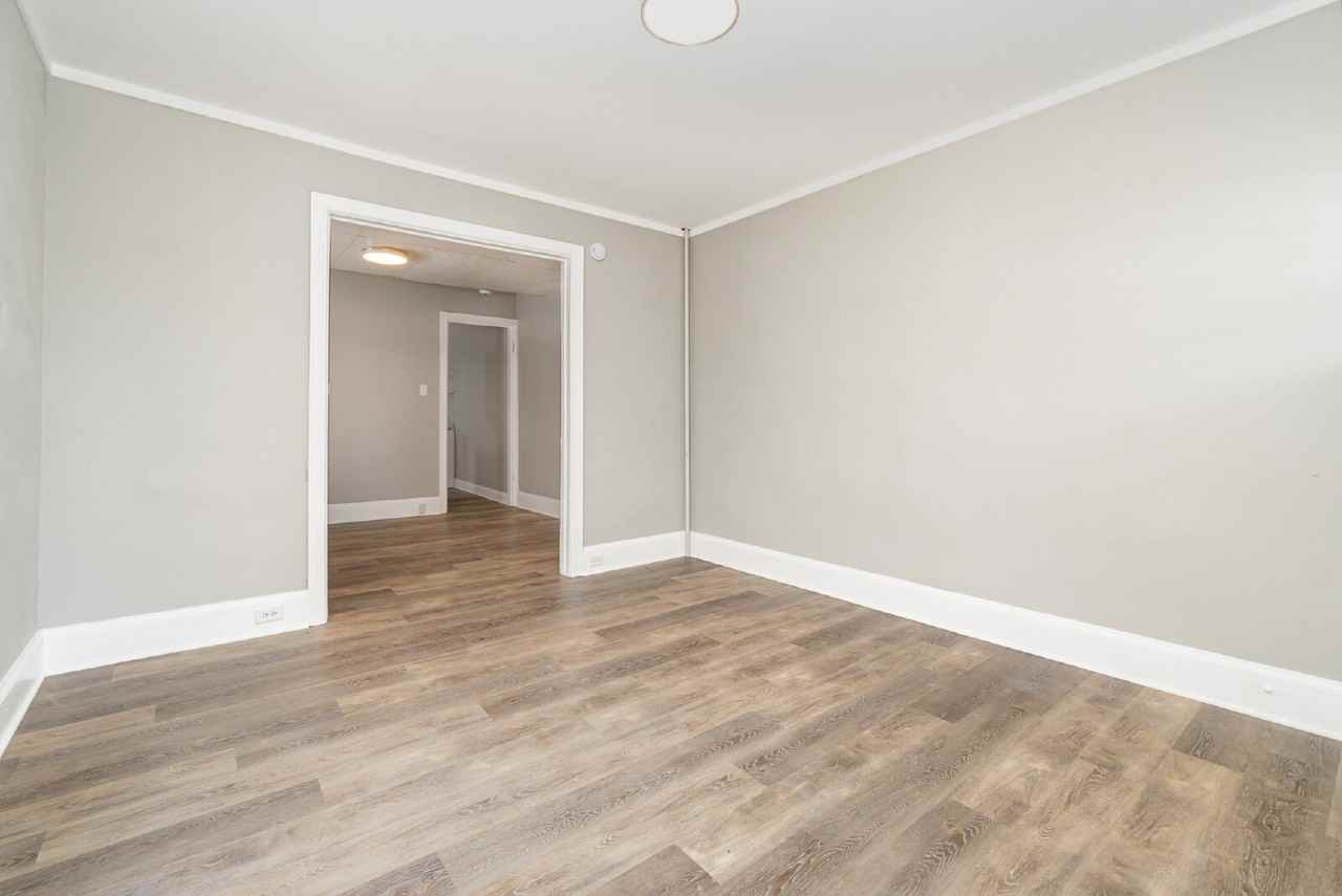 609 Spruce St - Photo 6 of 26