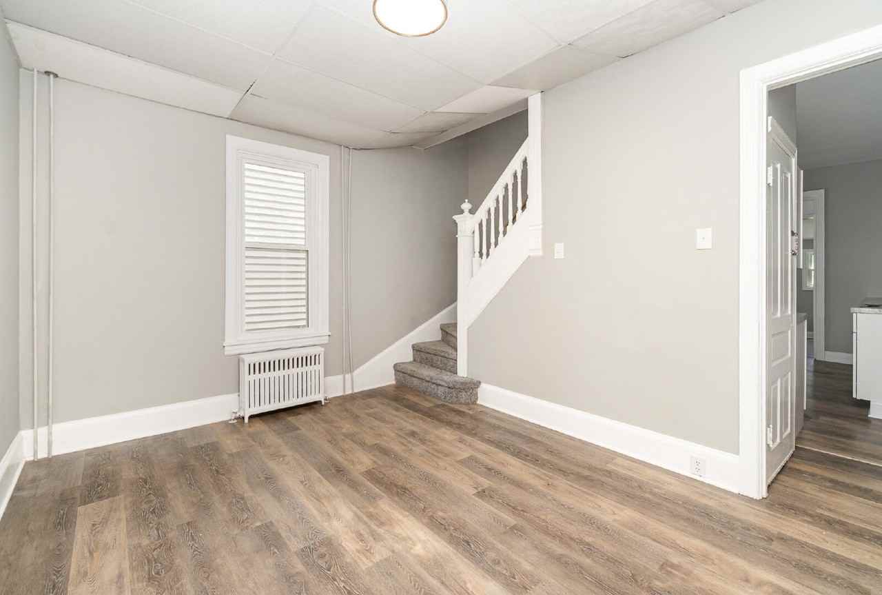 609 Spruce St - Photo 7 of 26