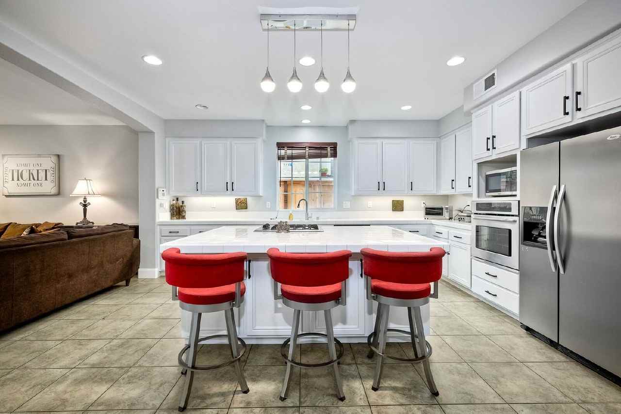 561 Rush Dr - Photo 7 of 25