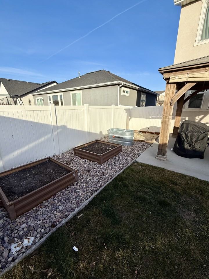 623 S Jubilee Dr - Photo 2 of 29