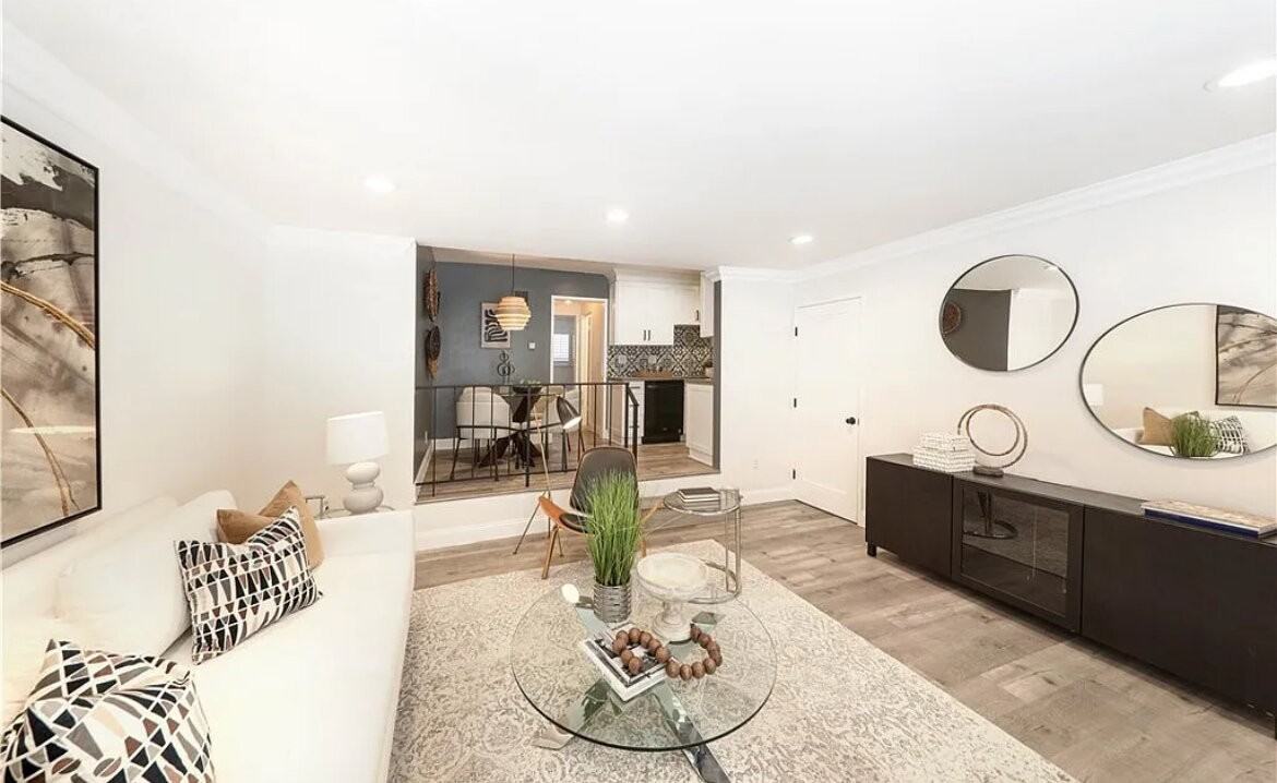 837 11th St - Photo 7 of 20